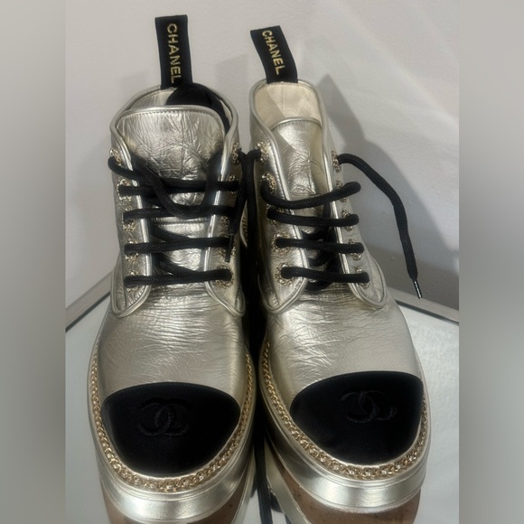 CHANEL BOOTS - Picture 2 of 16